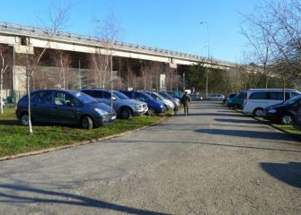 Zona verde como aparcamiento