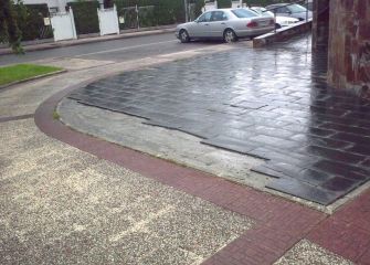 Acceso residencia ancianos