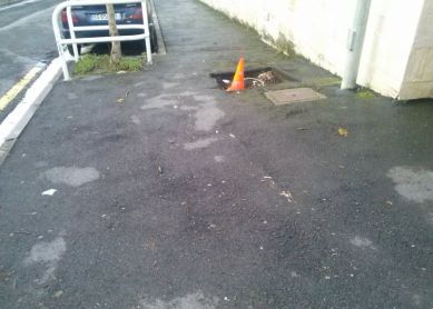 agujero en la calzada vieja de ategorrieta