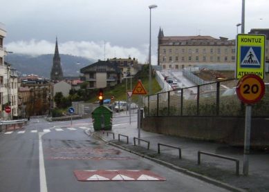 Anti-motos, guardarraíles asesinos, despropósito