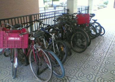 Aparcabicis o chatarrería ??