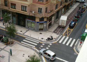 Aparcamiento diario en aceras