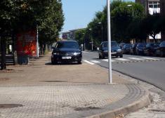 Aparcamiento en las aceras