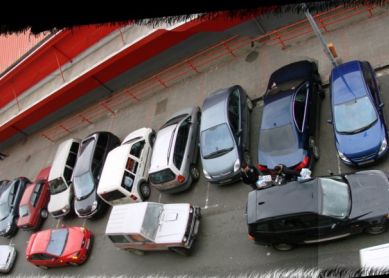 Aparcar en doble fila y entrar en el súper...