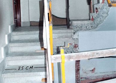 Ascensor interior ilegal