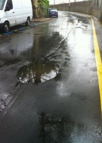 Asfalto encharcado en Mundaiz