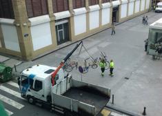 asi tratan el ayuntamiento nuestras bicis