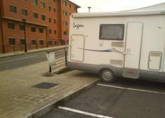 Autokarabanak gaizki utziak