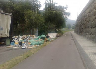 BASURERO EN CAMINO A ZUBIETA