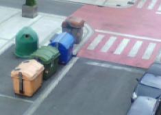 Basureros mal colocados
