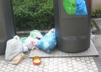 BOLSAS DE BASURA EN LA CALLE