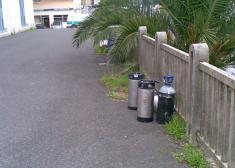 BOMBONAS DE GAS ABANDONADAS EN LOIOLA