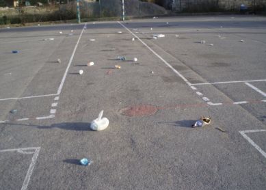 Botellón y suciedades en Loiola