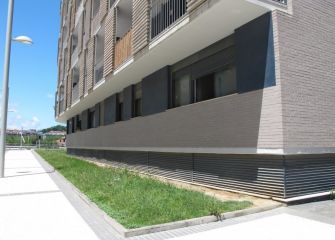 Cagadero de perros en Riberas de Loiola