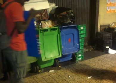 CALLE SIN RECOGIDA DE BASURAS