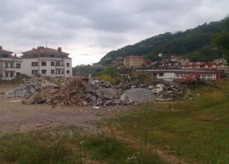 Cambiaron los campos de fútbol por basura