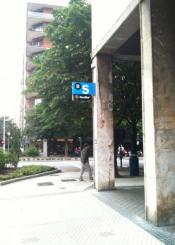 Cartel en Amara en vía pública