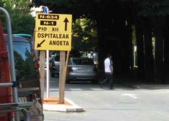 Cartel que deben quitar