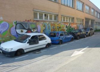 Coches abandonados por la Ertzaintza y Policía Nacional