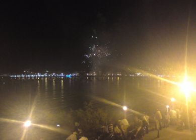 Con lo bonitos que son...dichosas farolas