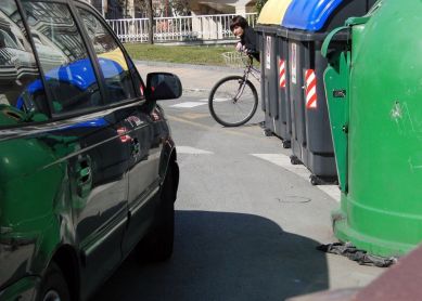 Contenedores que no dejan ver el tráfico