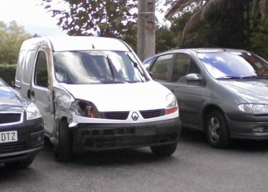 desguace.este coche lleva unos 45 dias estacionado y en esta situacion