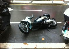 Destrozo de Motos en Paseo de los Olmos- Bidebieta- Donostia