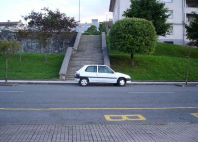 Donde caben dos, mejor uno