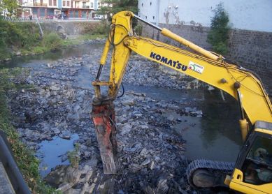 Dragado del río Oria en Beasain