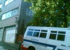 ERTZAINTZA QUITA APARCAMIENTO A CIUDADANOS EN EIBAR