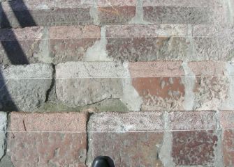 Escaleras resbaladizas en la calle Ametzagaña(Egia)