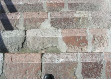 Escaleras resbaladizas en la calle Ametzagaña(Egia)