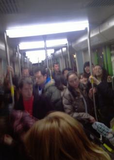 ¿Éxito del tranvía en Vitoria...?. ¿A costa de quién...?. Lecciones para otros... ¿Donostia?