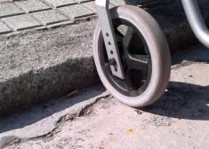 ¿Facilidades para minusválidos...? Qué risa