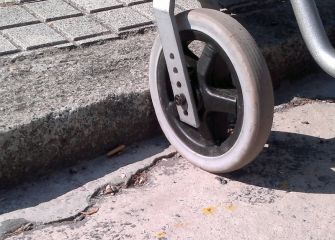 ¿Facilidades para minusválidos...? Qué risa