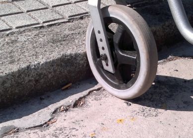 ¿Facilidades para minusválidos...? Qué risa