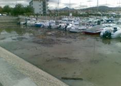 ¿Fosa septica? No, puerto deportivo.