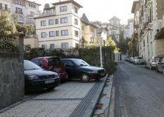 La acera del Paseo de la Fe