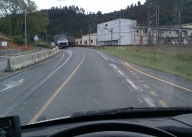 Lineas blancas o amarillas? Crea confusión.