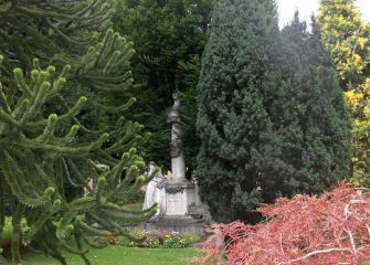 Monumento a José María Usandizaga