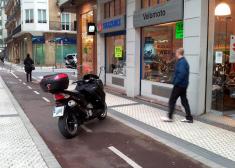 Moto obstaculizando Bide Gorri