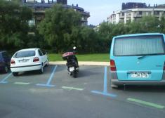 Motos aparcadas en zona OTA