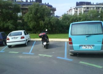 Motos aparcadas en zona OTA