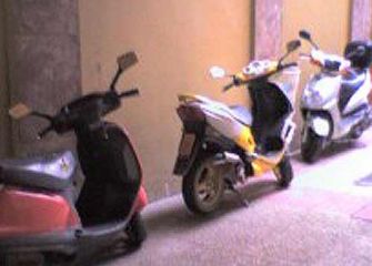 Motos en calles peatonales