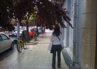 Necesitamos una poda en la calle Autonomía