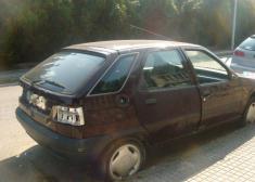 otro coche abandonado más