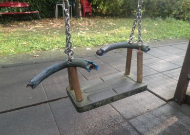 PARQUE DE TELLERIARTE EN MAL ESTADO