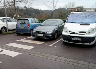 ¿PASO DE CEBRA O PARKING PRVADO?