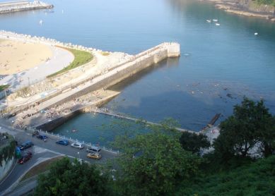 Peligro en la piscina de Mutriku