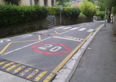 Peligro para los peatones en carretera cementerio Irún